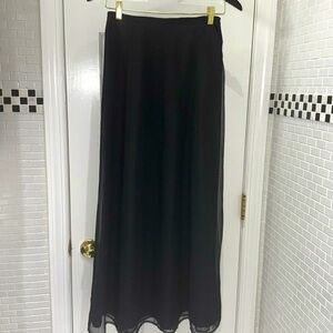 Elegant Drama Black tulle gored maxi skirt. Back zipper.Lined. Size 6.